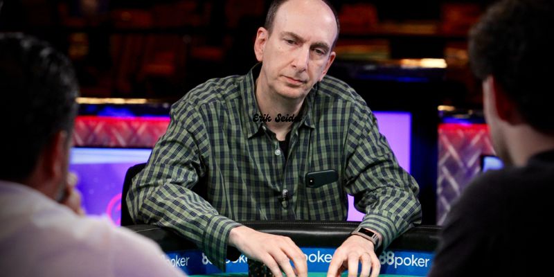 Erik Seidel cho thấy anh xứng đáng như thế nào với danh hiệu cao thủ Poker